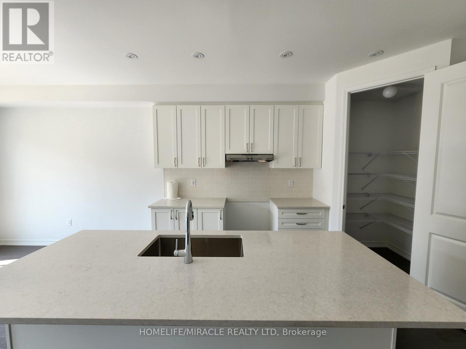 344 Madelaine Drive, Barrie (Painswick South), Ontario L9J 0Y9 - Photo 11 - S12638236