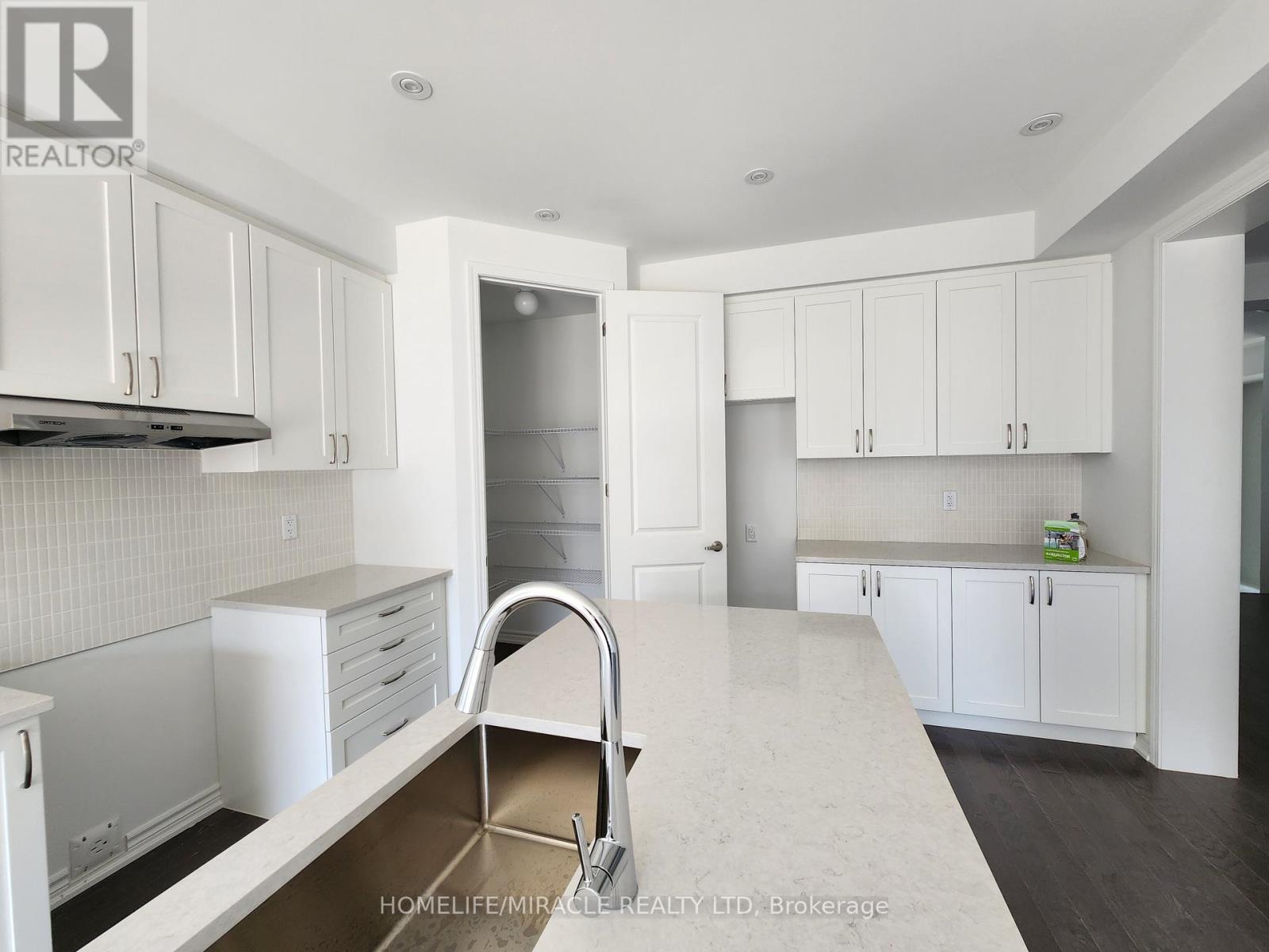 344 Madelaine Drive, Barrie (Painswick South), Ontario L9J 0Y9 - Photo 12 - S12638236