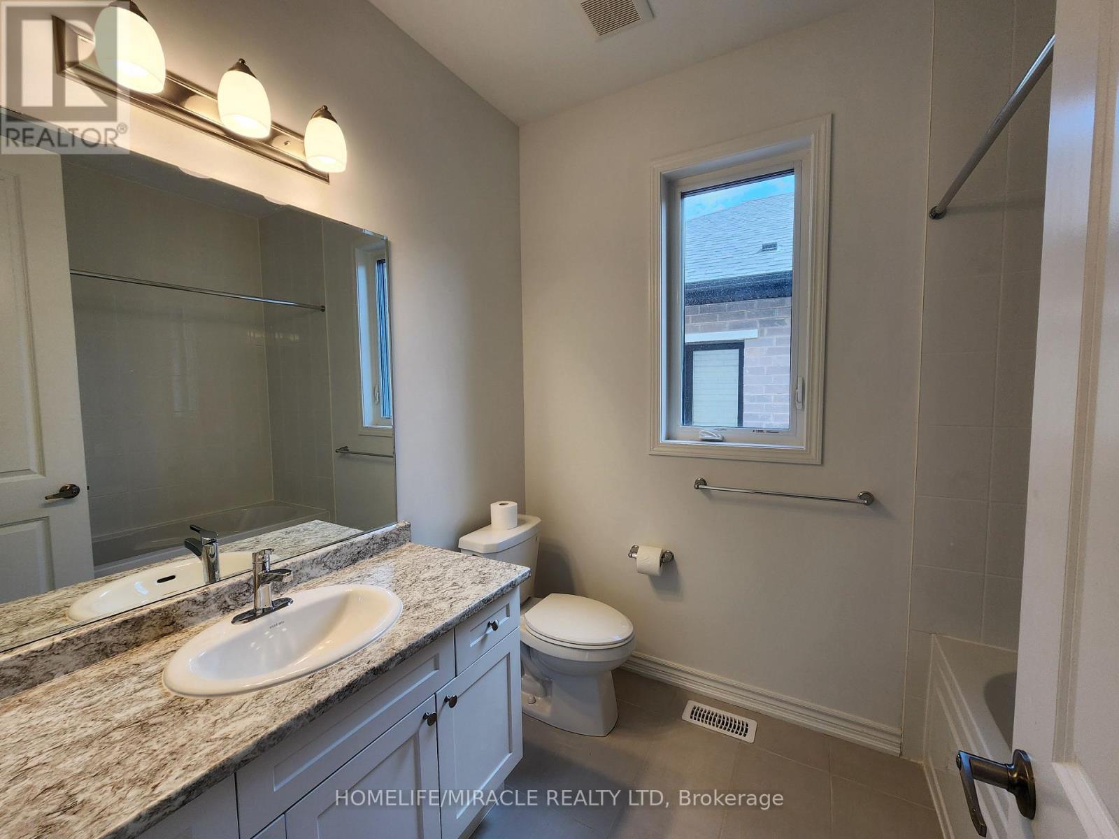 344 Madelaine Drive, Barrie (Painswick South), Ontario L9J 0Y9 - Photo 25 - S12638236