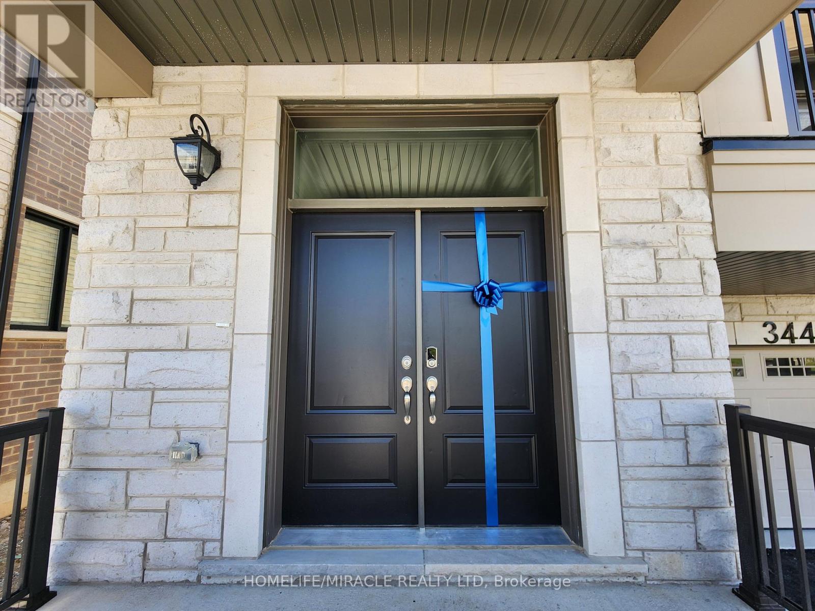 344 Madelaine Drive, Barrie (Painswick South), Ontario L9J 0Y9 - Photo 3 - S12638236