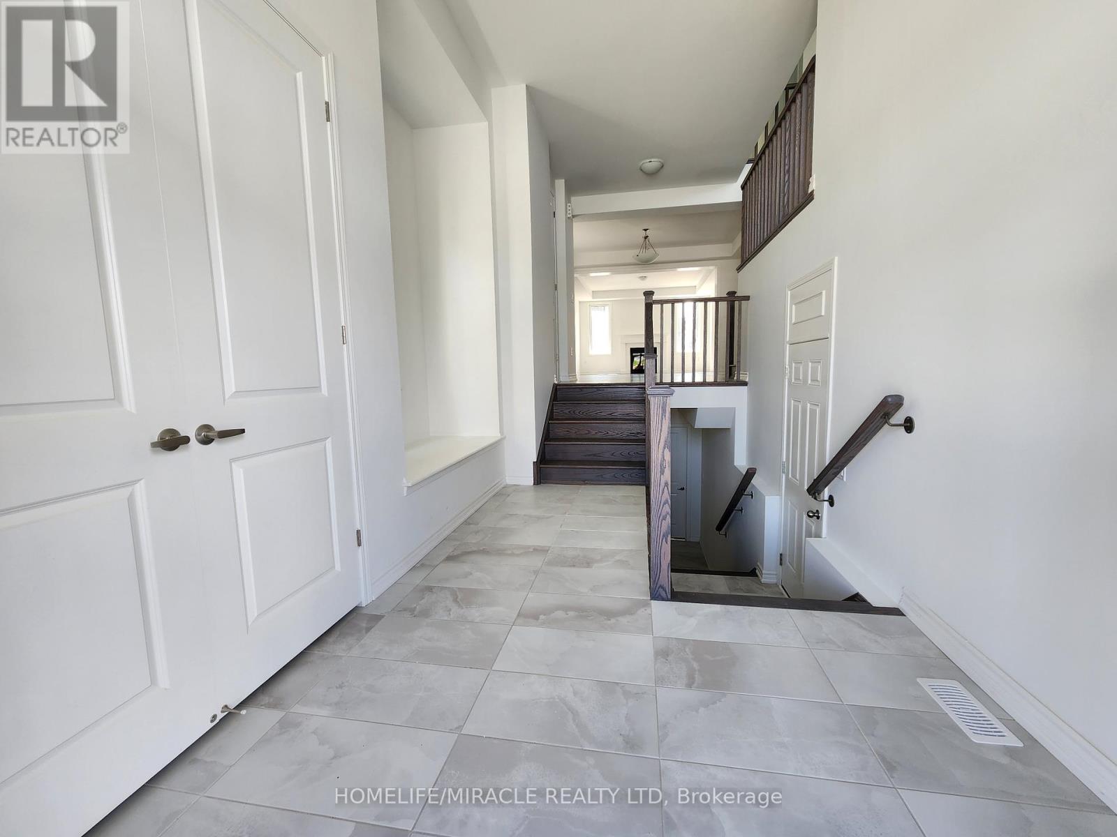 344 Madelaine Drive, Barrie (Painswick South), Ontario L9J 0Y9 - Photo 4 - S12638236