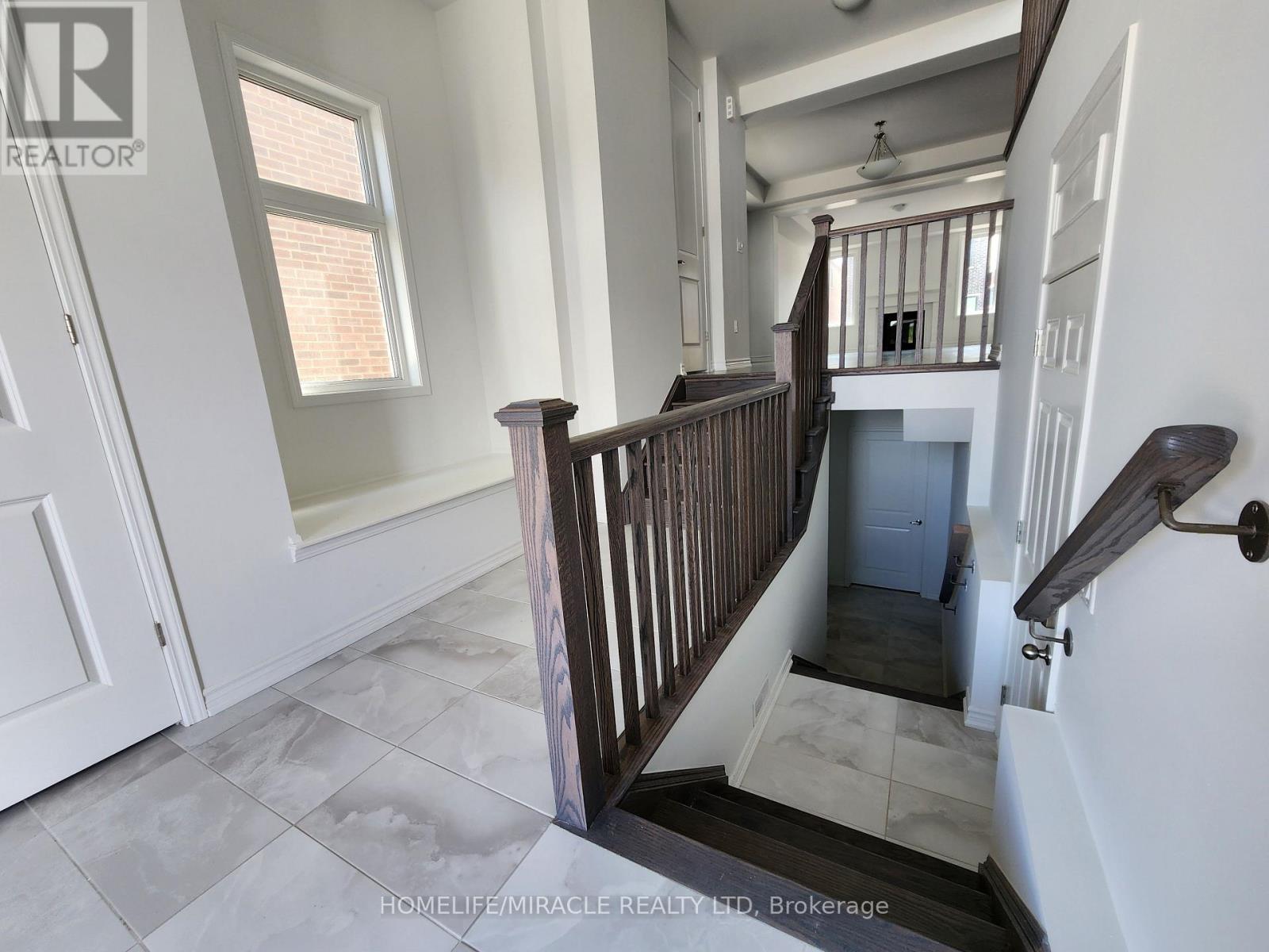 344 Madelaine Drive, Barrie (Painswick South), Ontario L9J 0Y9 - Photo 5 - S12638236