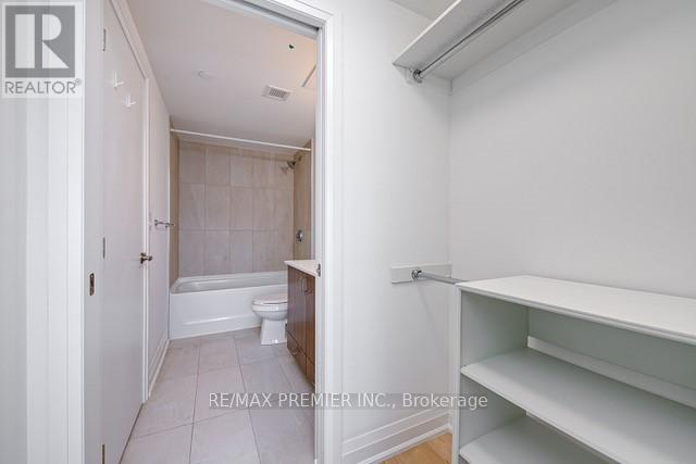 1015 - 58 Lakeside Terrace, Barrie, Ontario  L4M 0L5 - Photo 11 - S12638294