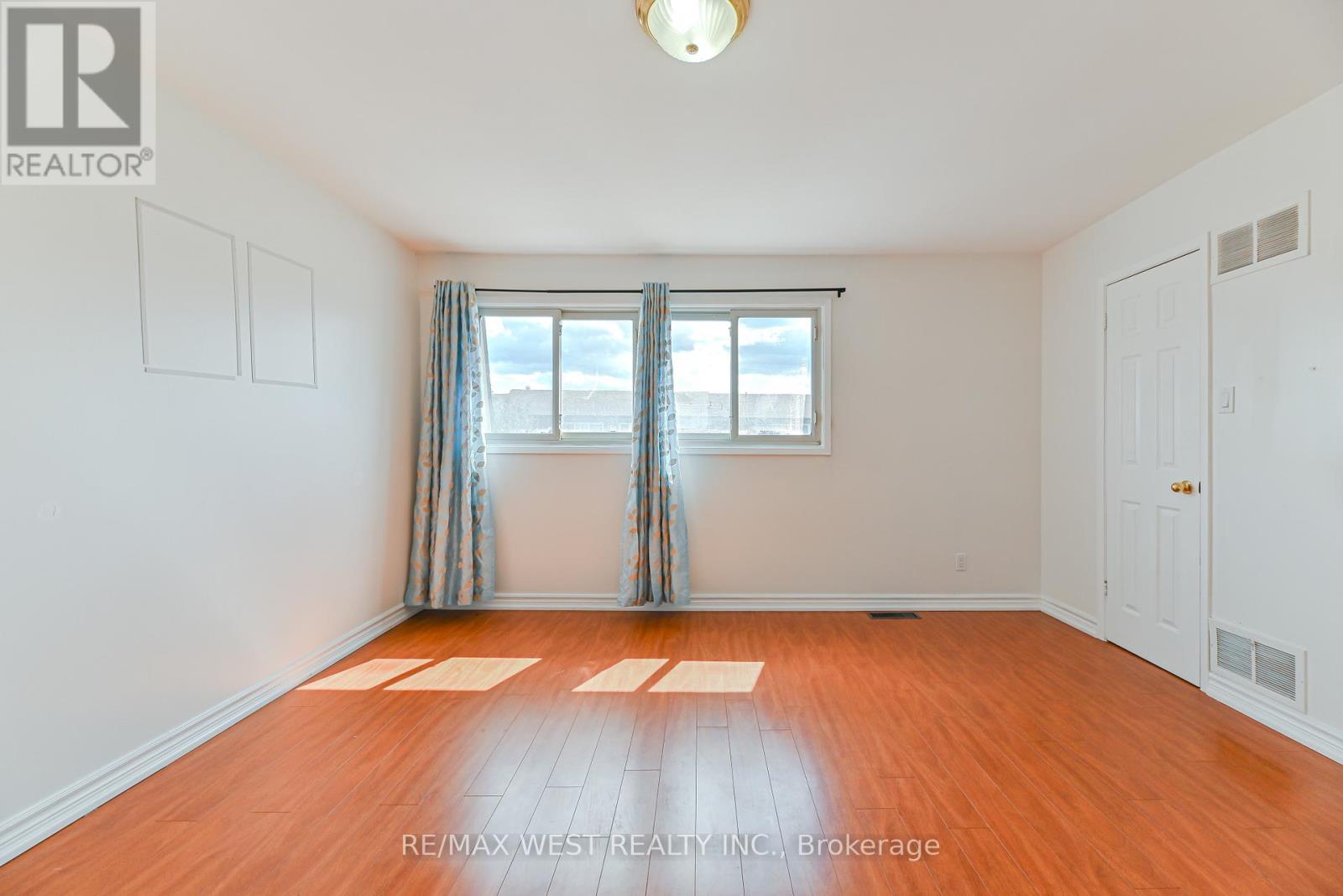 56 - 41 Mississauga Valley Boulevard, Mississauga, Ontario L5A 3N5 - Photo 18 - W12638204