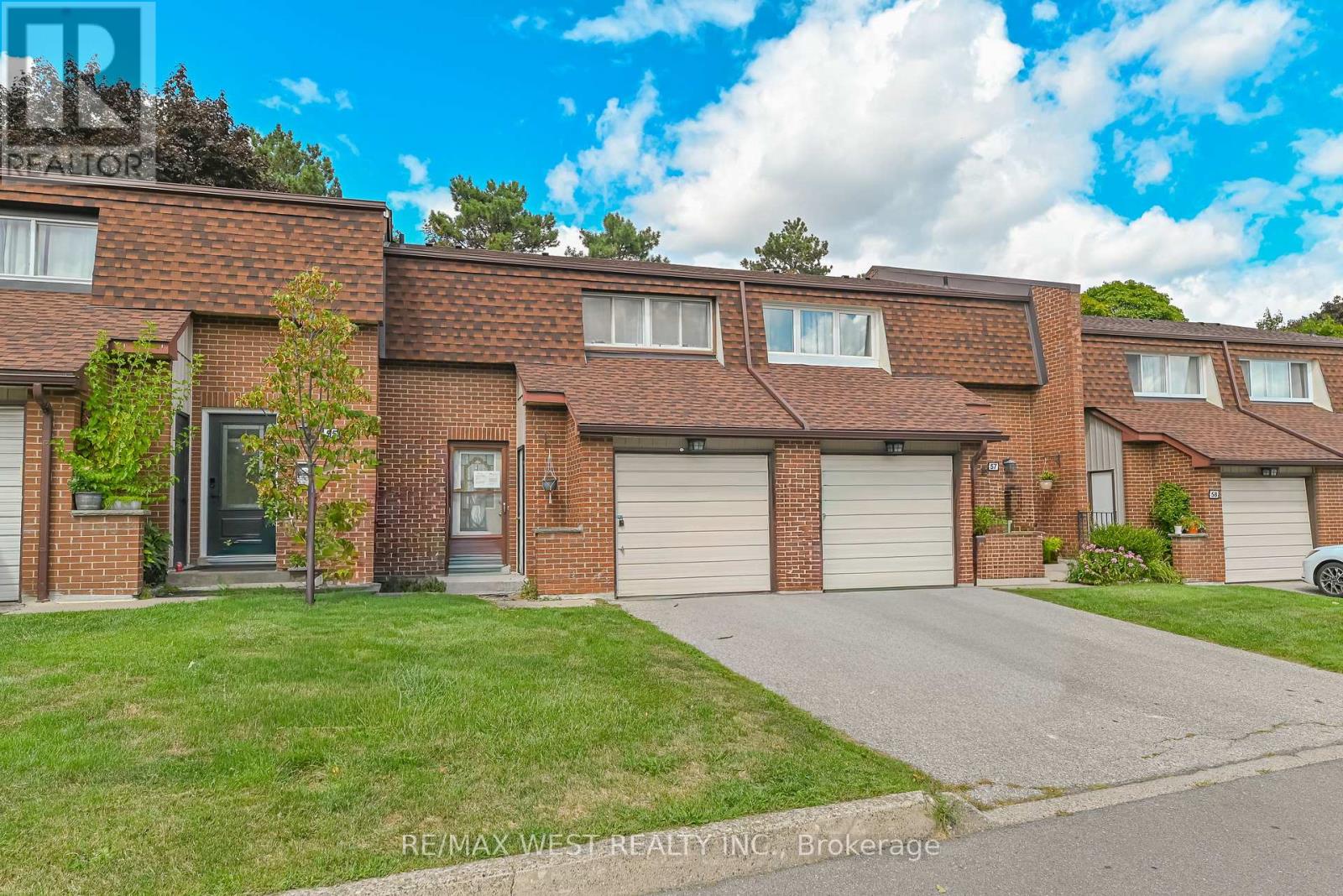 56 - 41 Mississauga Valley Boulevard, Mississauga, Ontario L5A 3N5 - Photo 2 - W12638204