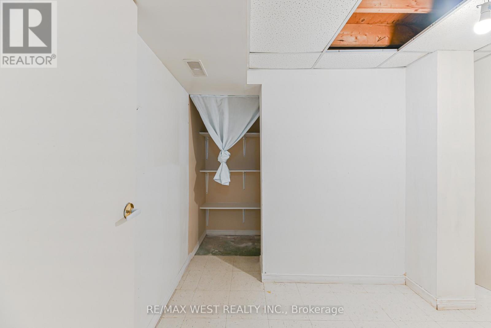 56 - 41 Mississauga Valley Boulevard, Mississauga, Ontario L5A 3N5 - Photo 38 - W12638204