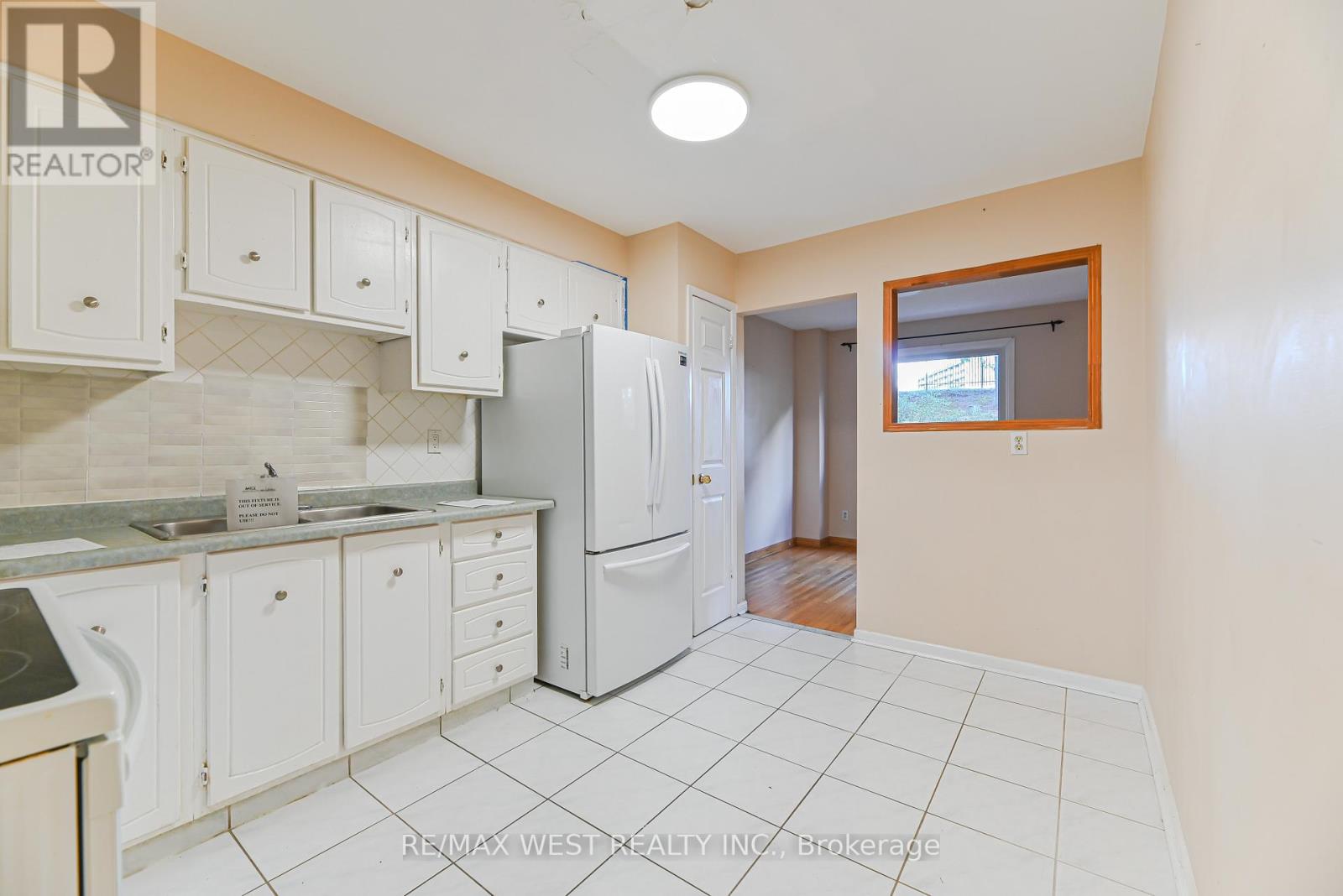 56 - 41 Mississauga Valley Boulevard, Mississauga, Ontario L5A 3N5 - Photo 7 - W12638204