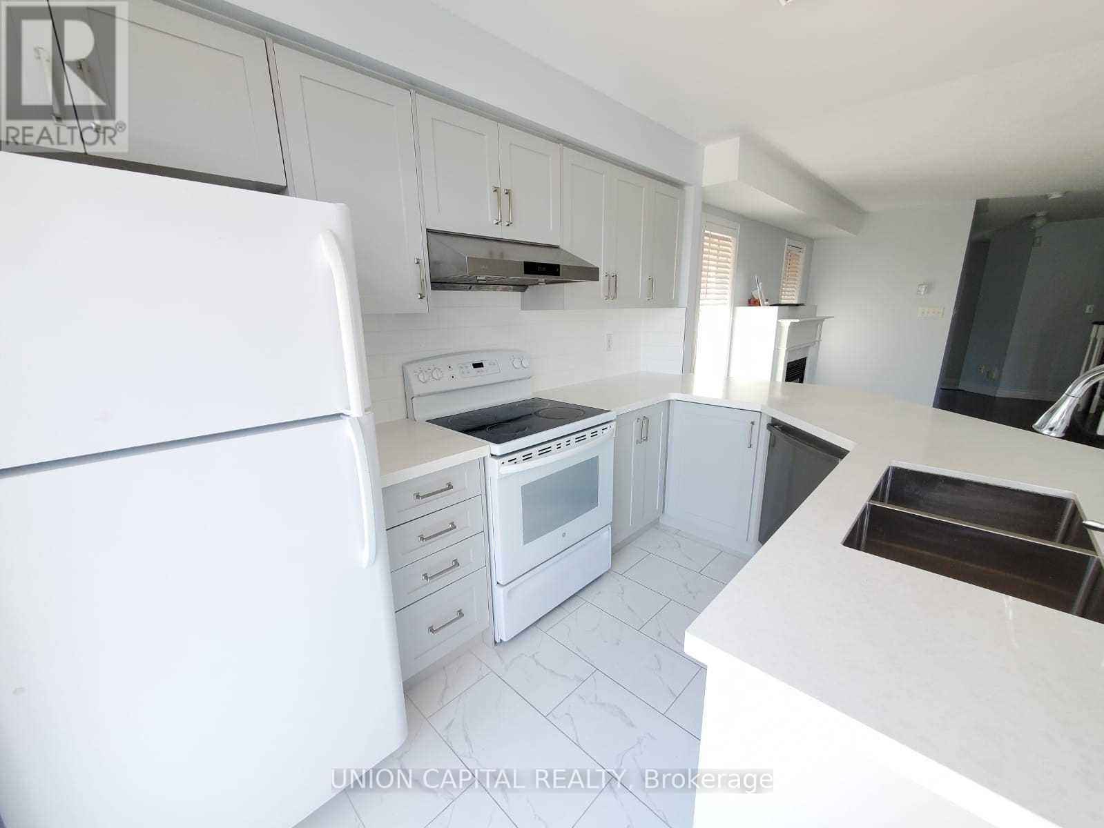 5450 Tree Crest Court, Mississauga, Ontario  L5R 3Z8 - Photo 6 - W12638210