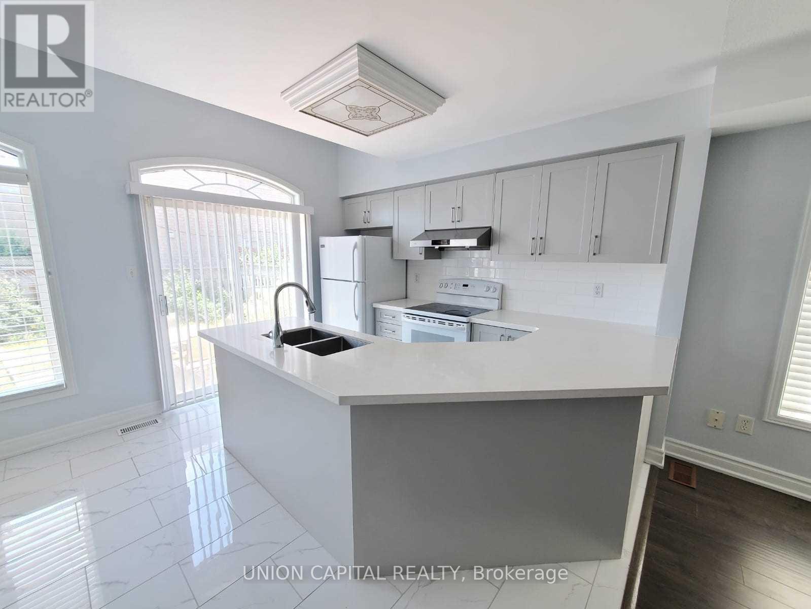 5450 Tree Crest Court, Mississauga, Ontario  L5R 3Z8 - Photo 9 - W12638210