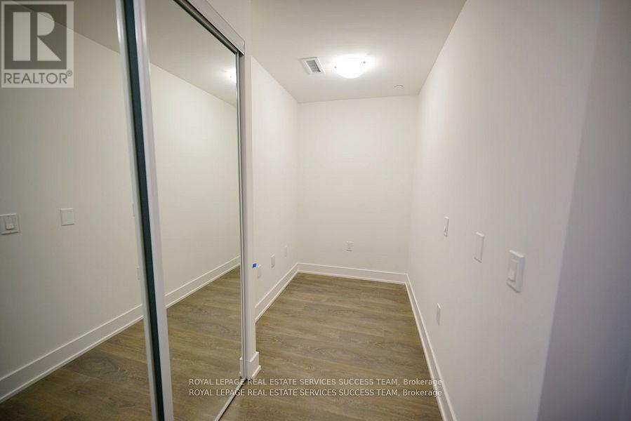1603 - 204 Burnhamthorpe Road E, Mississauga, Ontario  L5A 0B3 - Photo 12 - W12638214