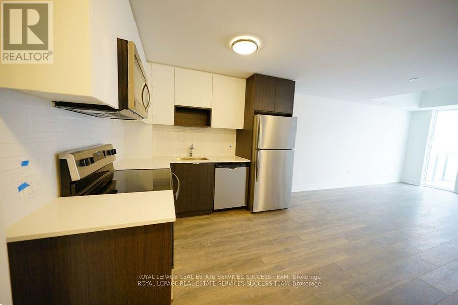 1603 - 204 Burnhamthorpe Road E, Mississauga, Ontario  L5A 0B3 - Photo 4 - W12638214