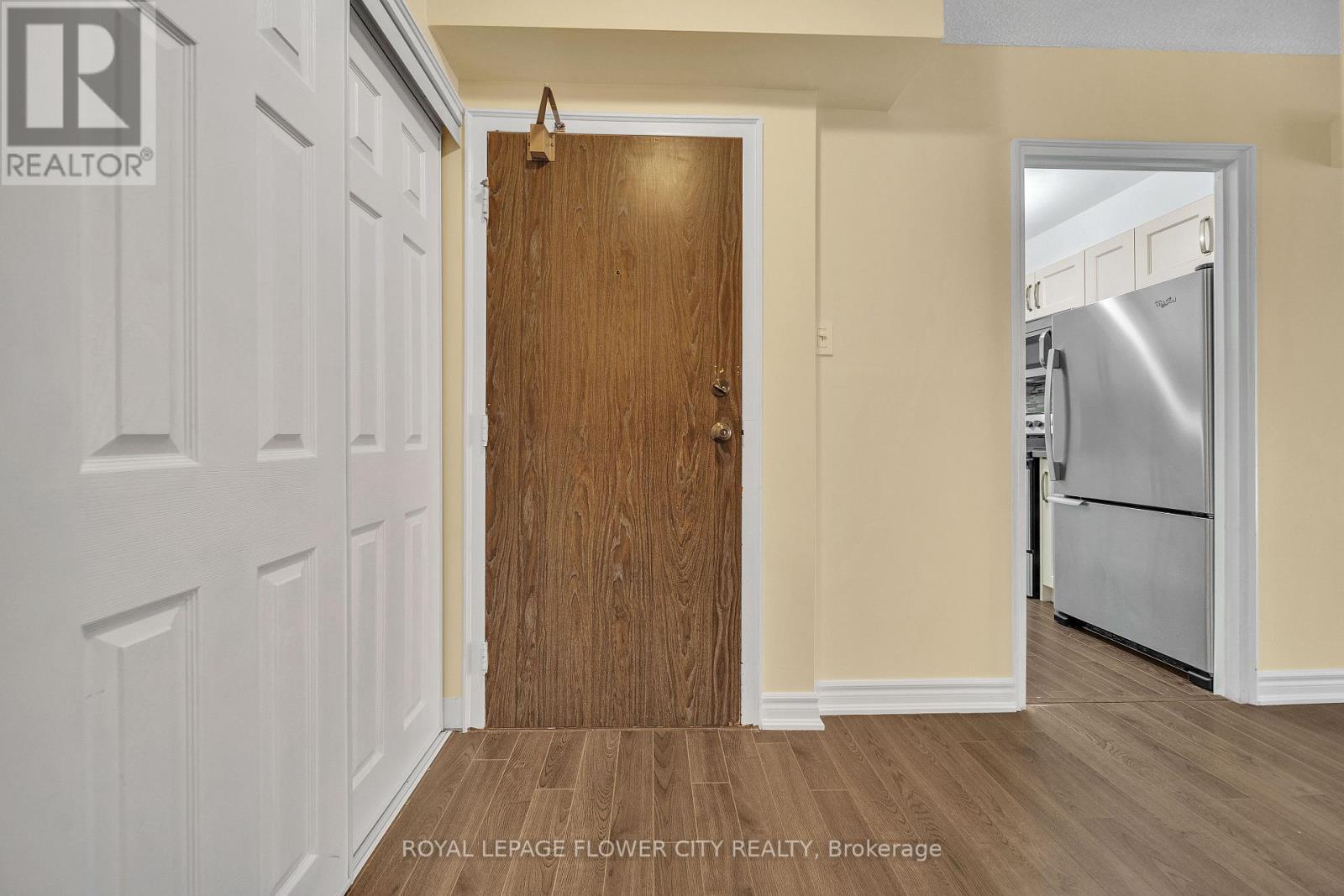 602 - 1515 Lakeshore Road S, Mississauga, Ontario  L5E 3E3 - Photo 14 - W12638228