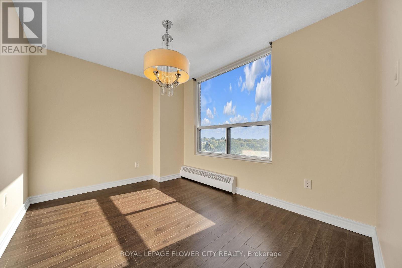 602 - 1515 Lakeshore Road S, Mississauga, Ontario  L5E 3E3 - Photo 17 - W12638228