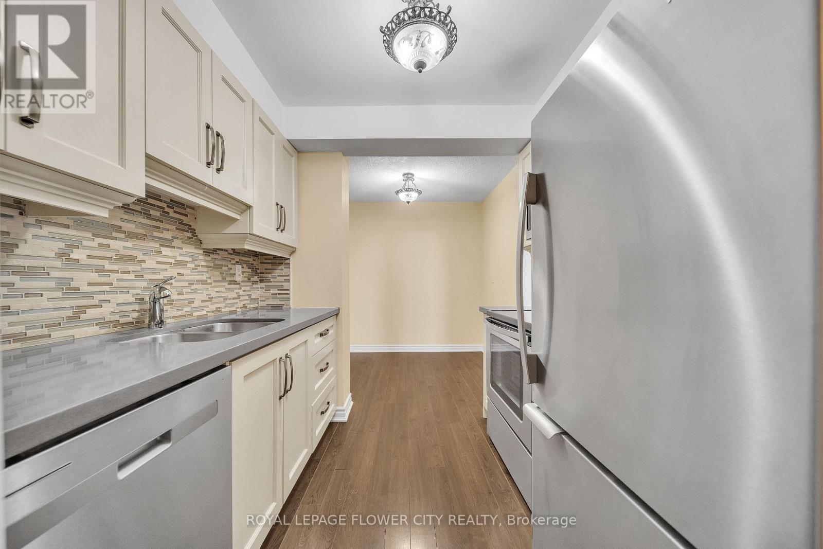 602 - 1515 Lakeshore Road S, Mississauga, Ontario  L5E 3E3 - Photo 19 - W12638228