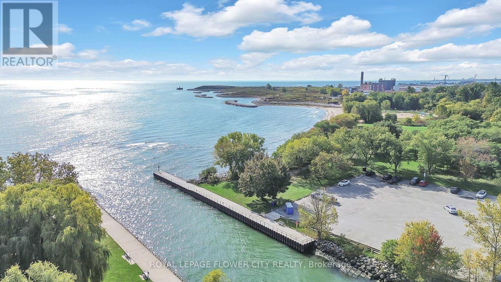 602 - 1515 Lakeshore Road S, Mississauga, Ontario  L5E 3E3 - Photo 2 - W12638228