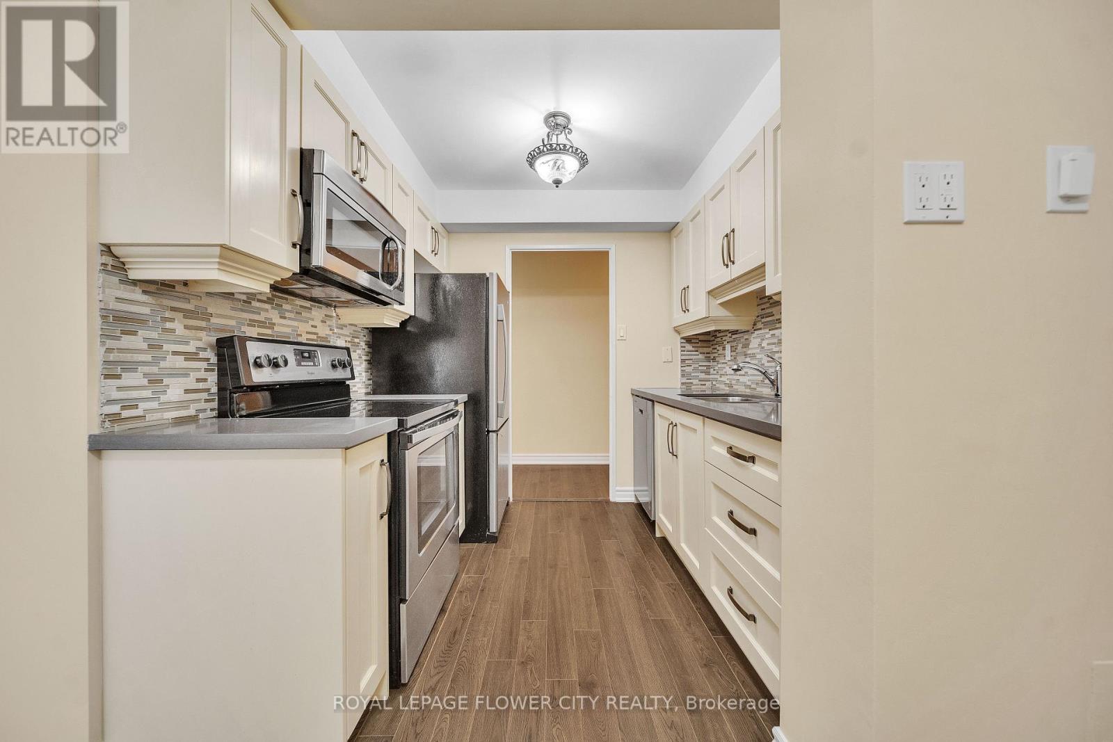 602 - 1515 Lakeshore Road S, Mississauga, Ontario  L5E 3E3 - Photo 21 - W12638228