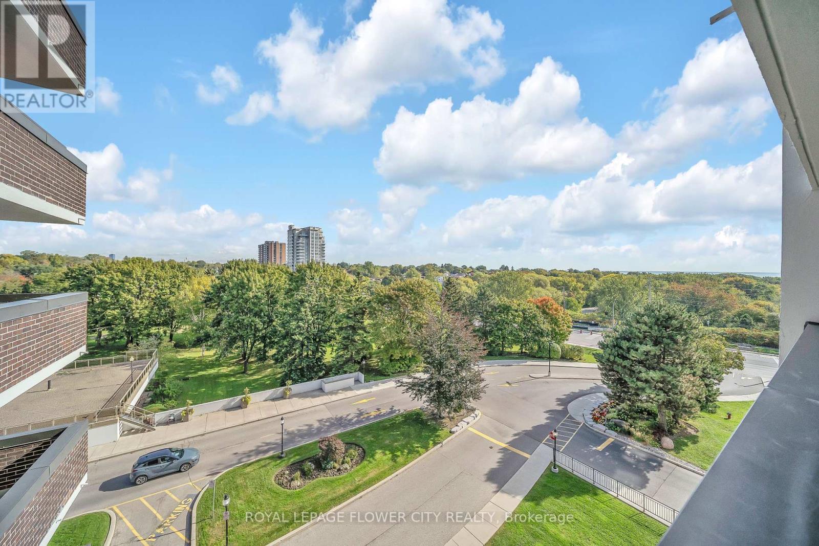 602 - 1515 Lakeshore Road S, Mississauga, Ontario  L5E 3E3 - Photo 30 - W12638228