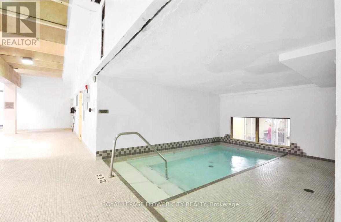 602 - 1515 Lakeshore Road S, Mississauga, Ontario  L5E 3E3 - Photo 35 - W12638228