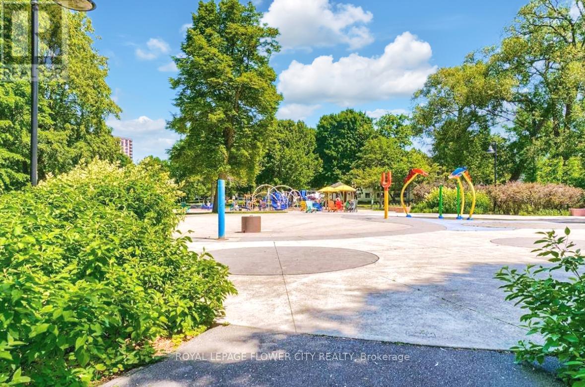 602 - 1515 Lakeshore Road S, Mississauga, Ontario  L5E 3E3 - Photo 37 - W12638228