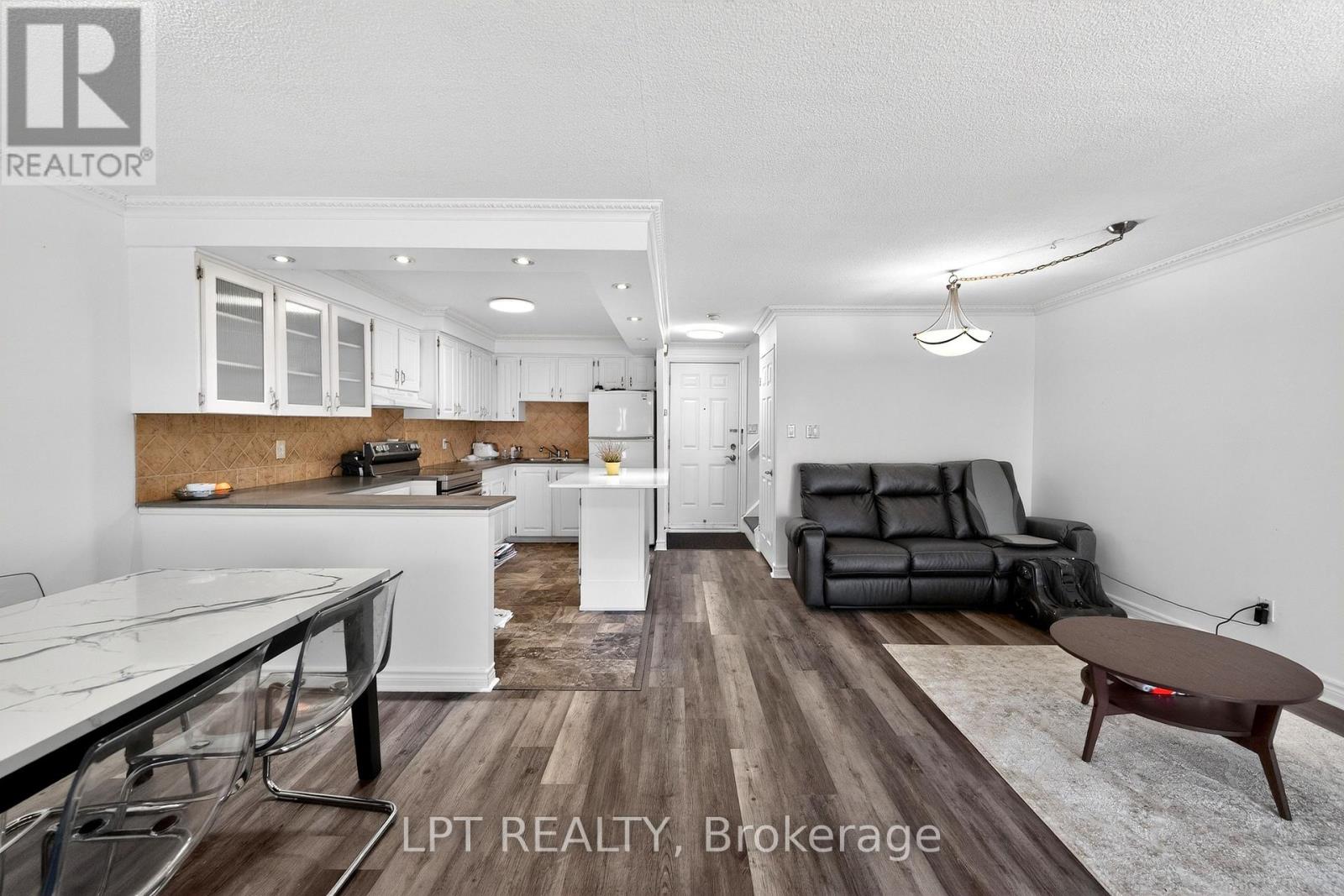 103 - 3040 Constitution Boulevard, Mississauga, Ontario L4Y 3X7 - Photo 5 - W12638248