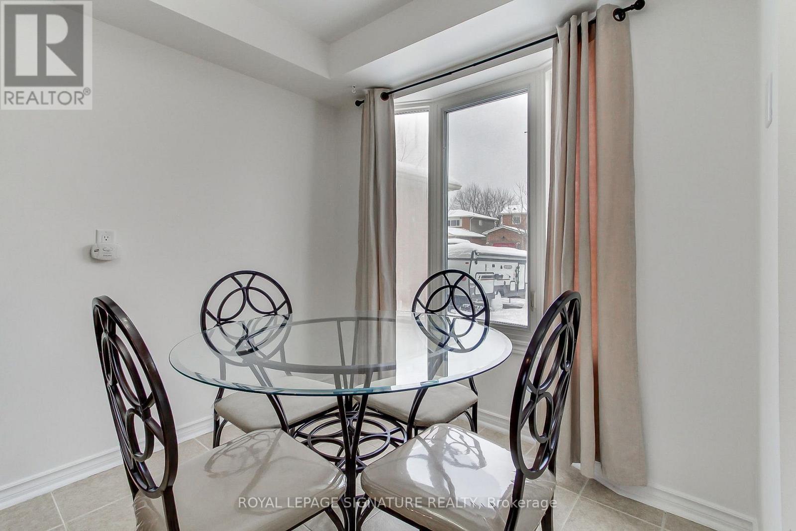 6 Driftwood Crescent, Brampton, Ontario  L6Z 2C4 - Photo 11 - W12638256