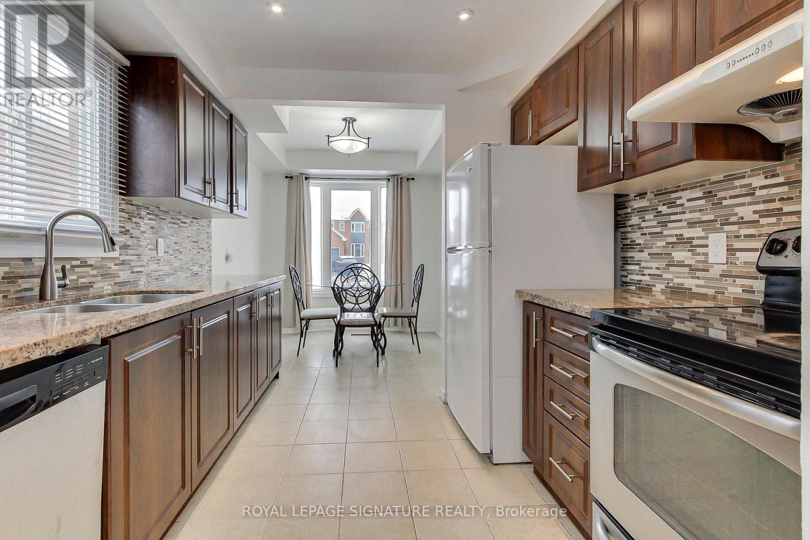 6 Driftwood Crescent, Brampton, Ontario  L6Z 2C4 - Photo 12 - W12638256