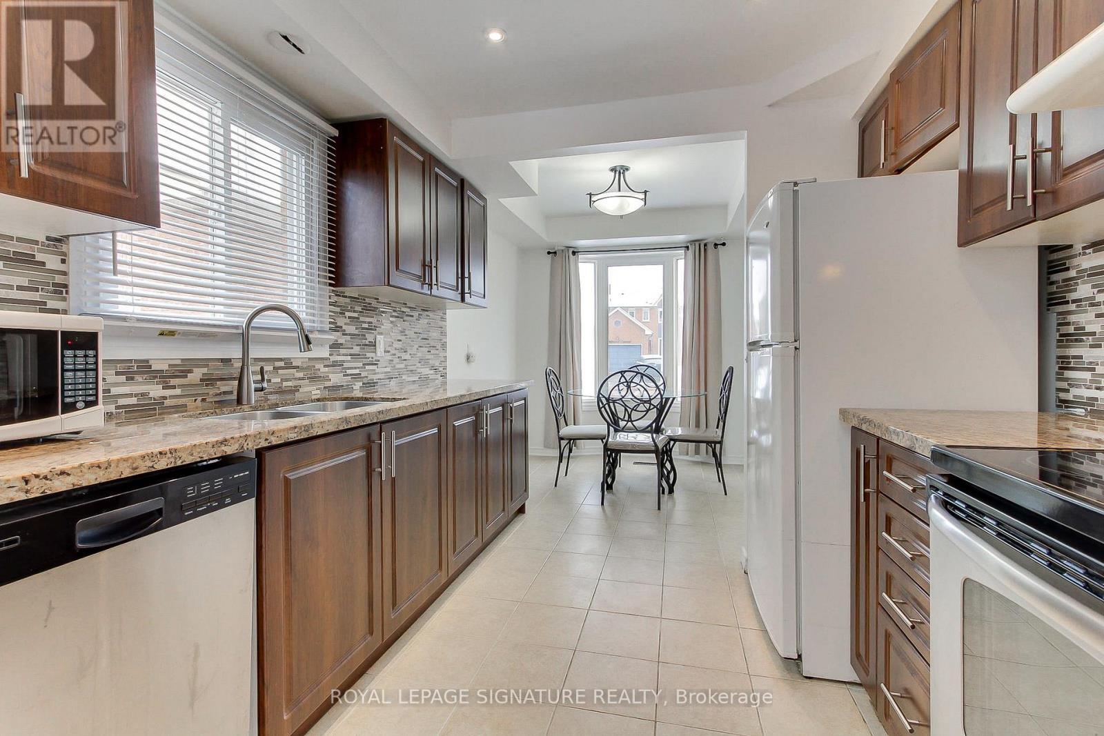 6 Driftwood Crescent, Brampton, Ontario  L6Z 2C4 - Photo 13 - W12638256