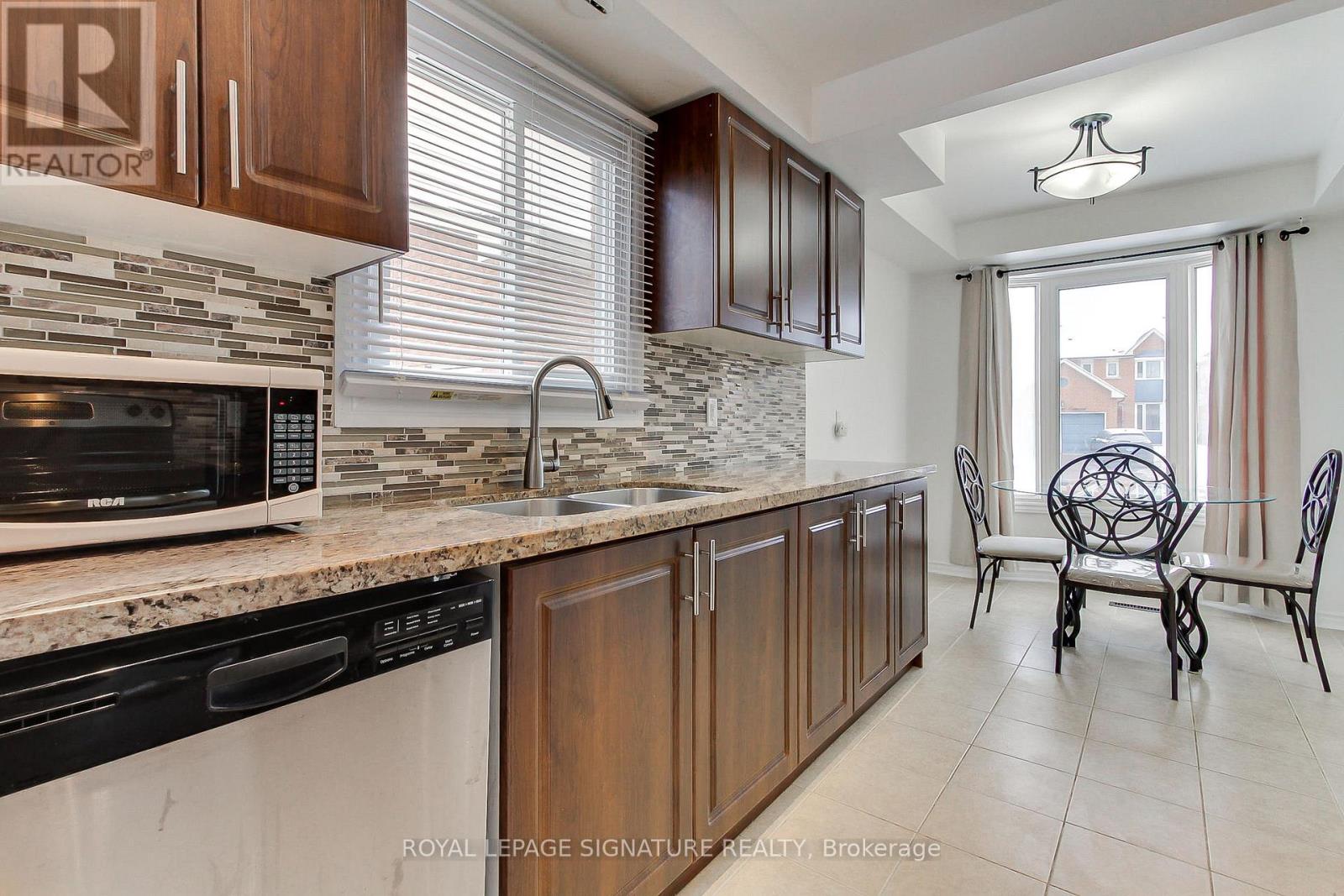 6 Driftwood Crescent, Brampton, Ontario  L6Z 2C4 - Photo 14 - W12638256