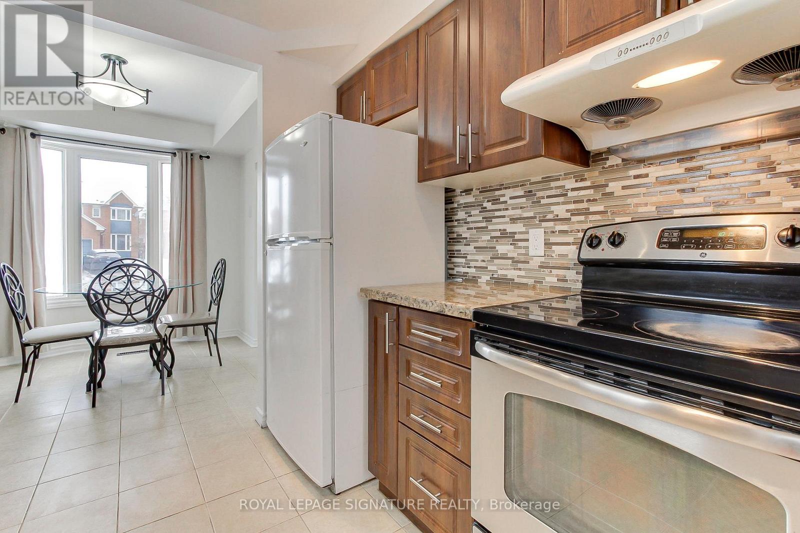 6 Driftwood Crescent, Brampton, Ontario  L6Z 2C4 - Photo 16 - W12638256