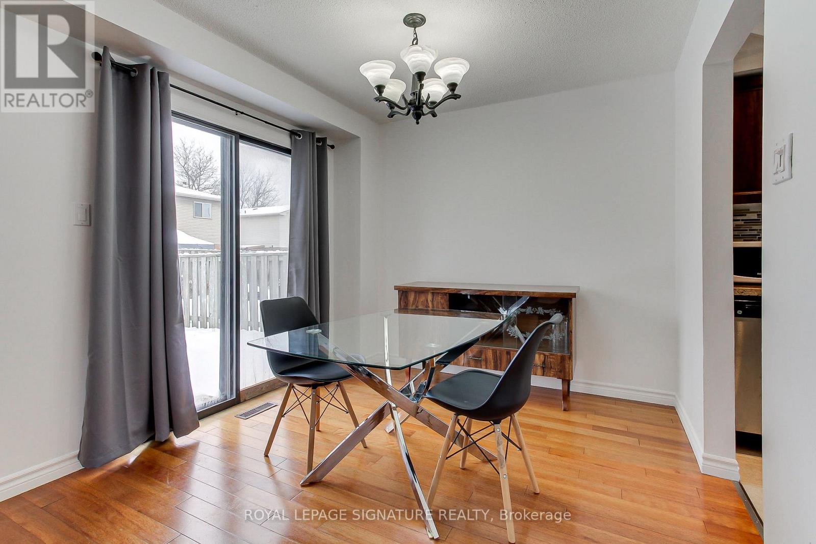 6 Driftwood Crescent, Brampton, Ontario  L6Z 2C4 - Photo 19 - W12638256