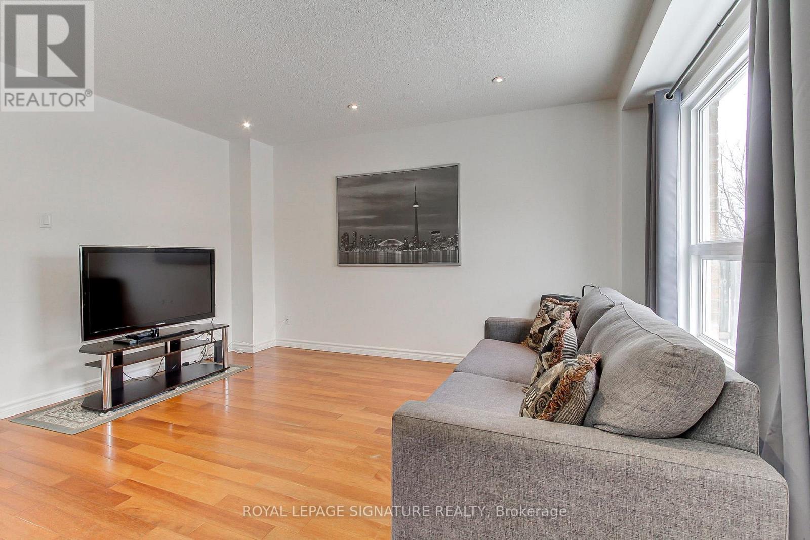 6 Driftwood Crescent, Brampton, Ontario  L6Z 2C4 - Photo 21 - W12638256