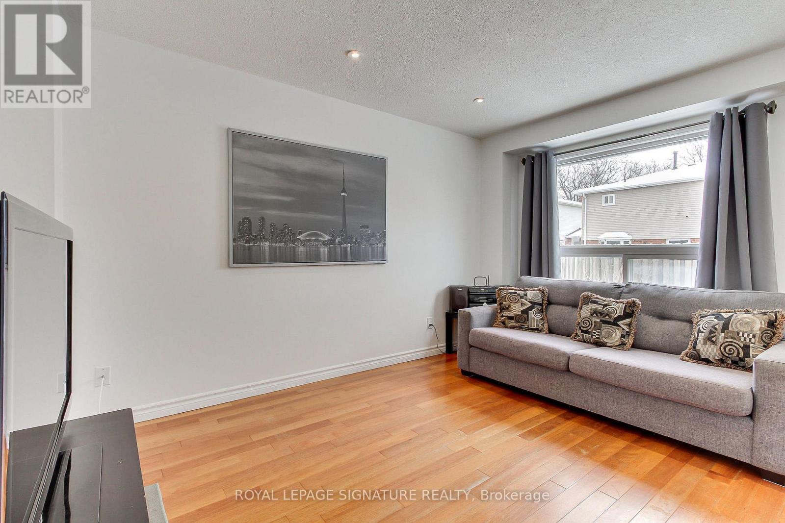 6 Driftwood Crescent, Brampton, Ontario  L6Z 2C4 - Photo 22 - W12638256