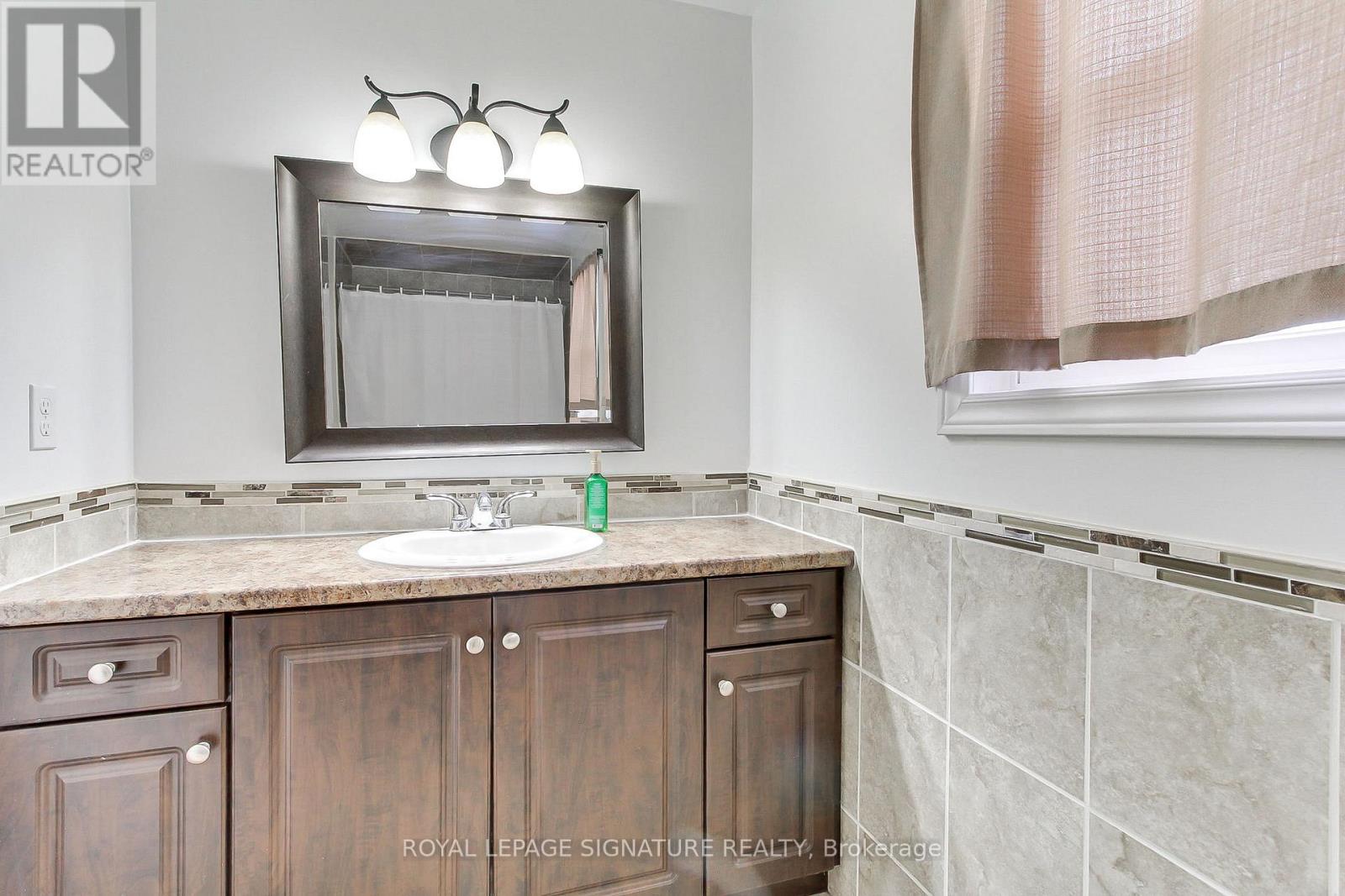 6 Driftwood Crescent, Brampton, Ontario  L6Z 2C4 - Photo 35 - W12638256