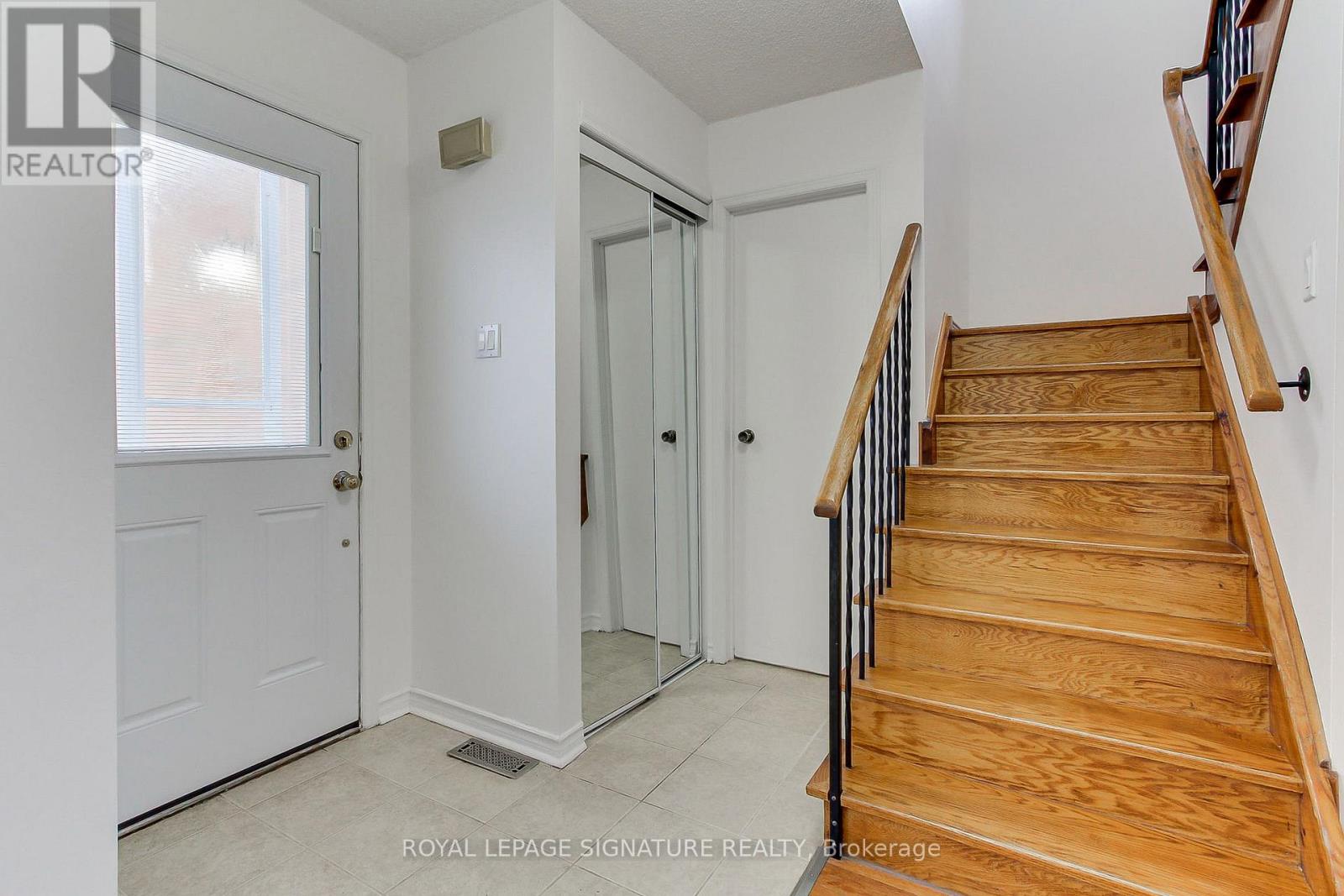 6 Driftwood Crescent, Brampton, Ontario  L6Z 2C4 - Photo 7 - W12638256