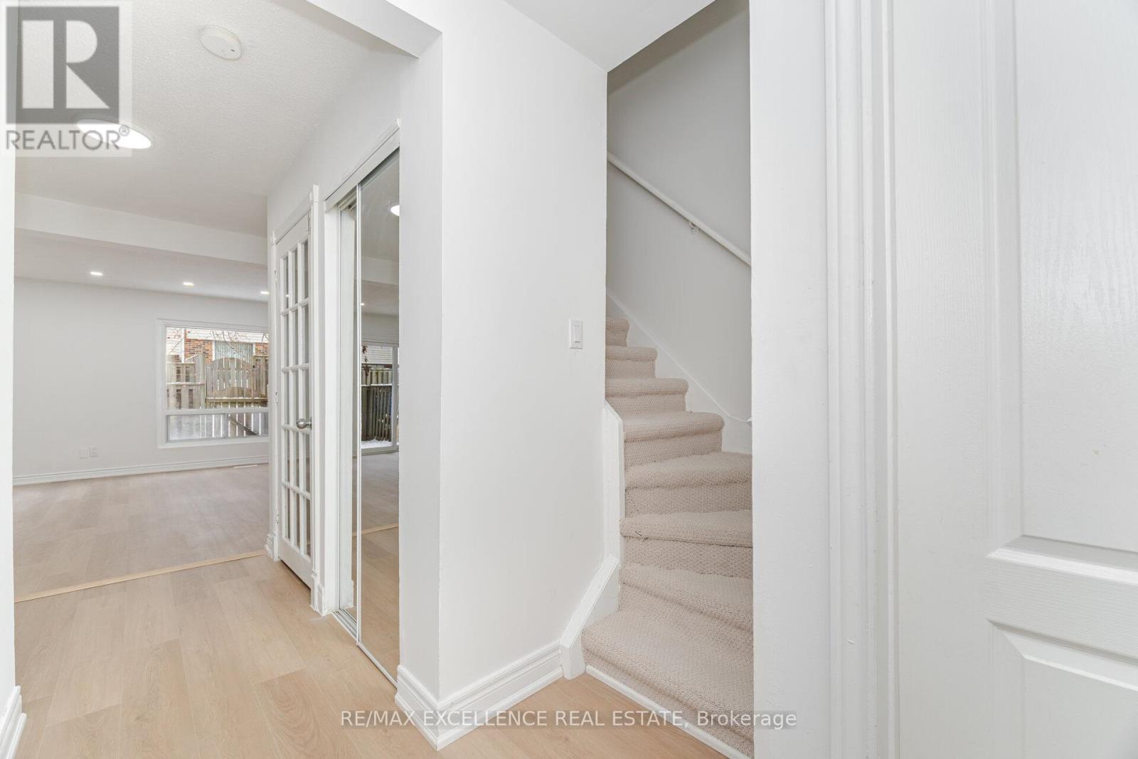 16 Lincoln Court, Brampton, Ontario  L6T 3Z2 - Photo 15 - W12638258