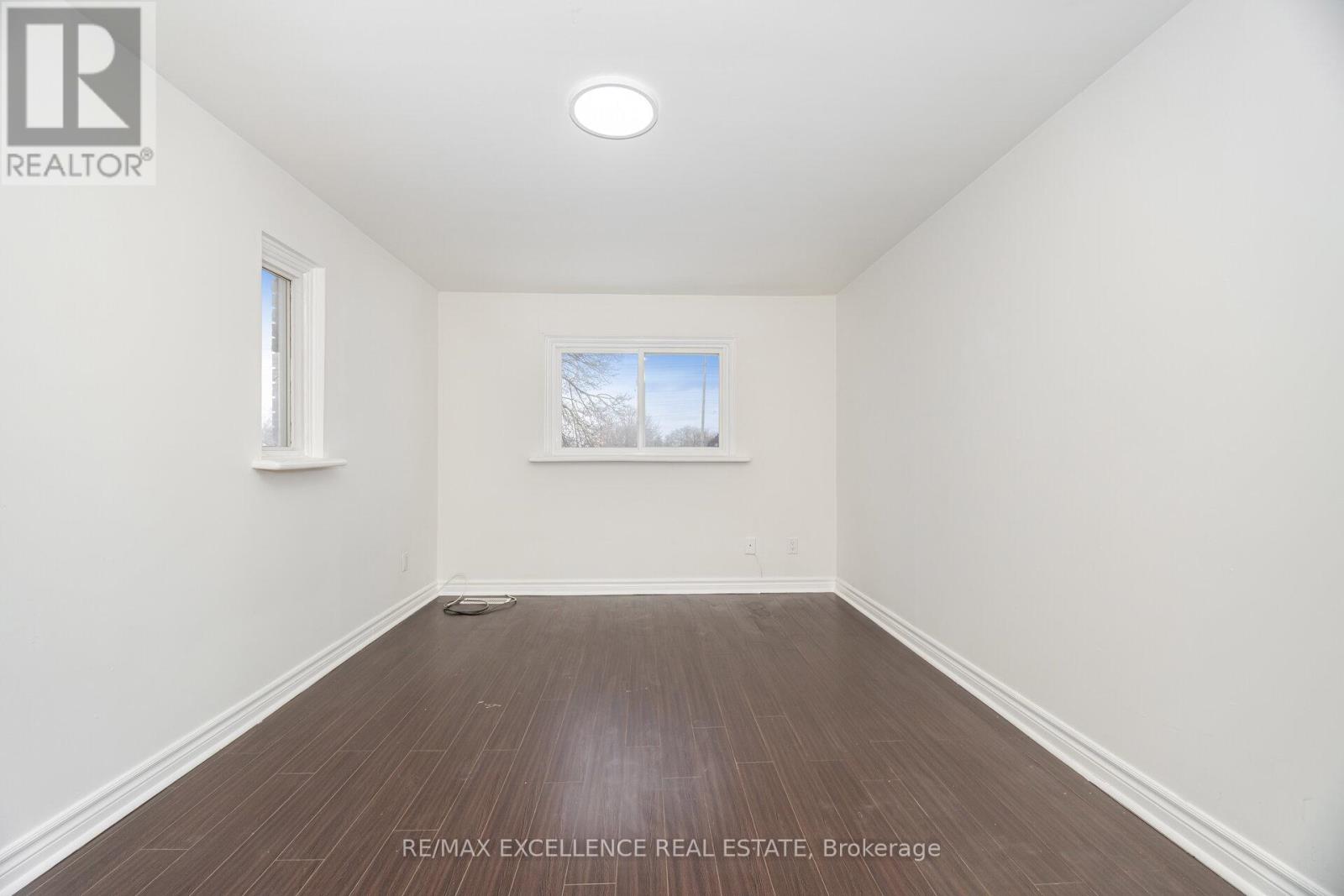 16 Lincoln Court, Brampton, Ontario  L6T 3Z2 - Photo 17 - W12638258