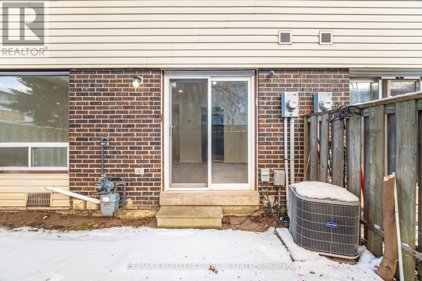 16 Lincoln Court, Brampton, Ontario  L6T 3Z2 - Photo 28 - W12638258