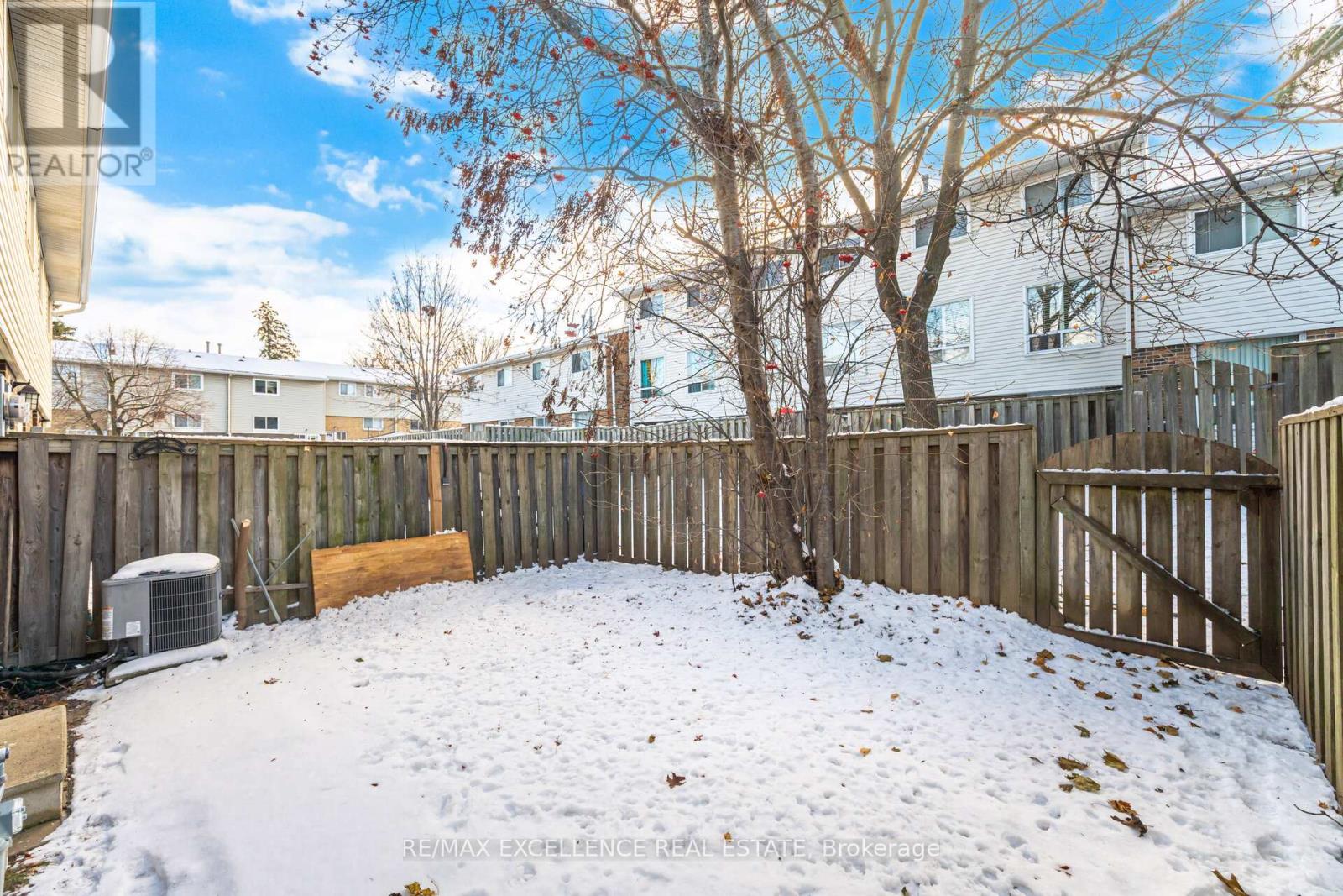 16 Lincoln Court, Brampton, Ontario  L6T 3Z2 - Photo 29 - W12638258