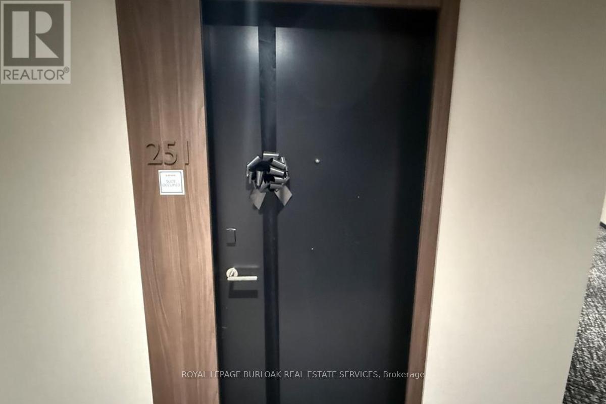 251 - 2501 Saw Whet Boulevard, Oakville, Ontario  L6M 5N2 - Photo 2 - W12638266