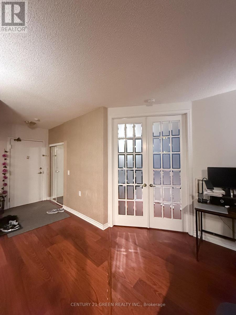 1103 - 200 Burnhamthorpe Road E, Mississauga, Ontario  L5A 4L4 - Photo 6 - W12638282