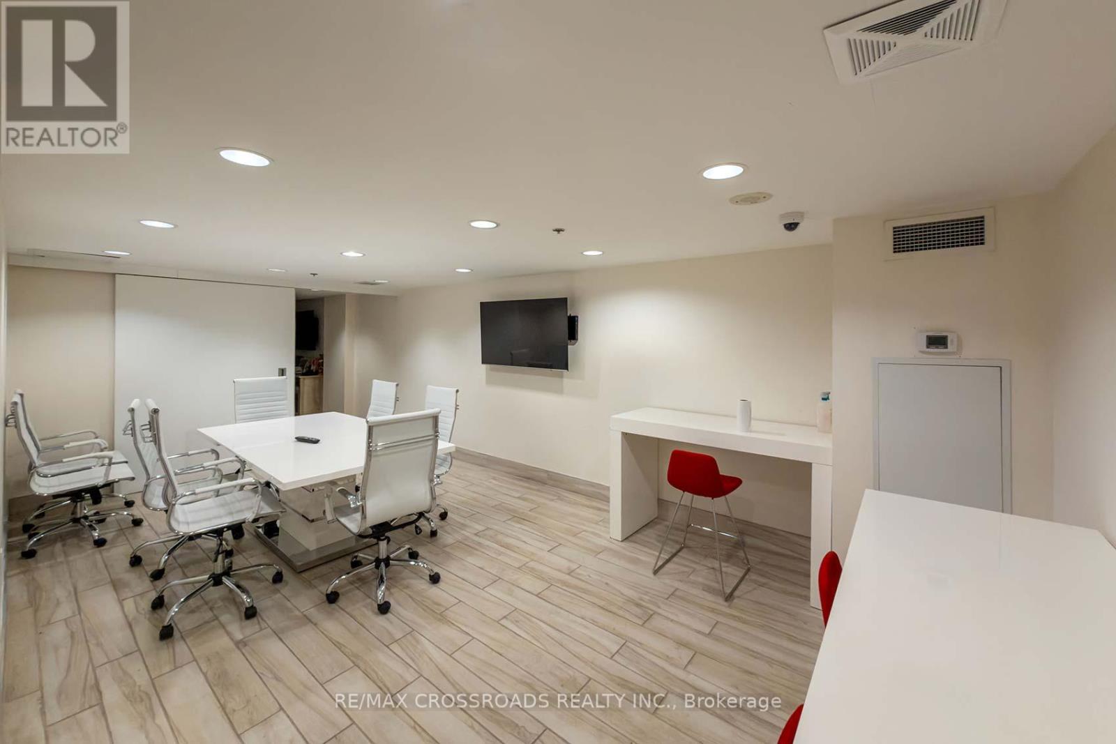 114 - 812 Lansdowne Avenue, Toronto, Ontario  M6H 4K5 - Photo 31 - W12638286