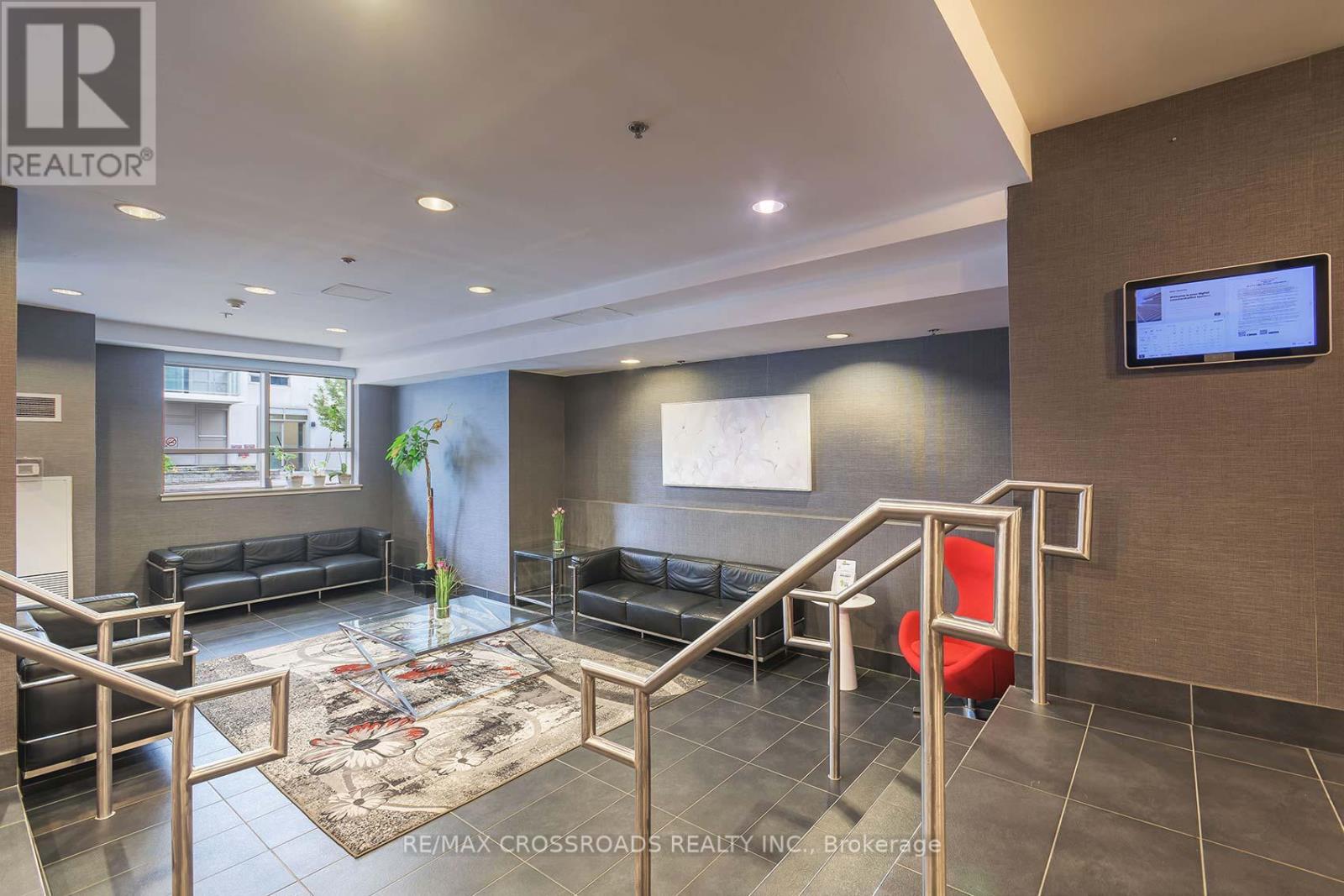 114 - 812 Lansdowne Avenue, Toronto, Ontario  M6H 4K5 - Photo 6 - W12638286