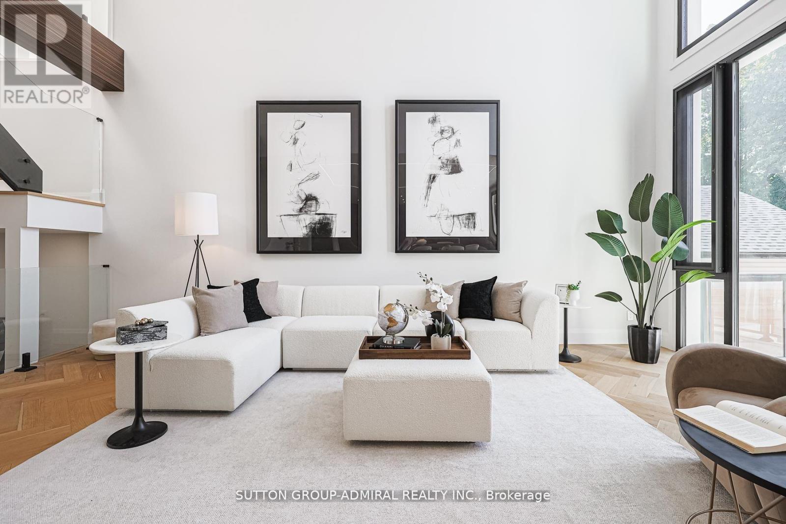 957 Dormer Street, Mississauga, Ontario  L5E 1T7 - Photo 10 - W12638304