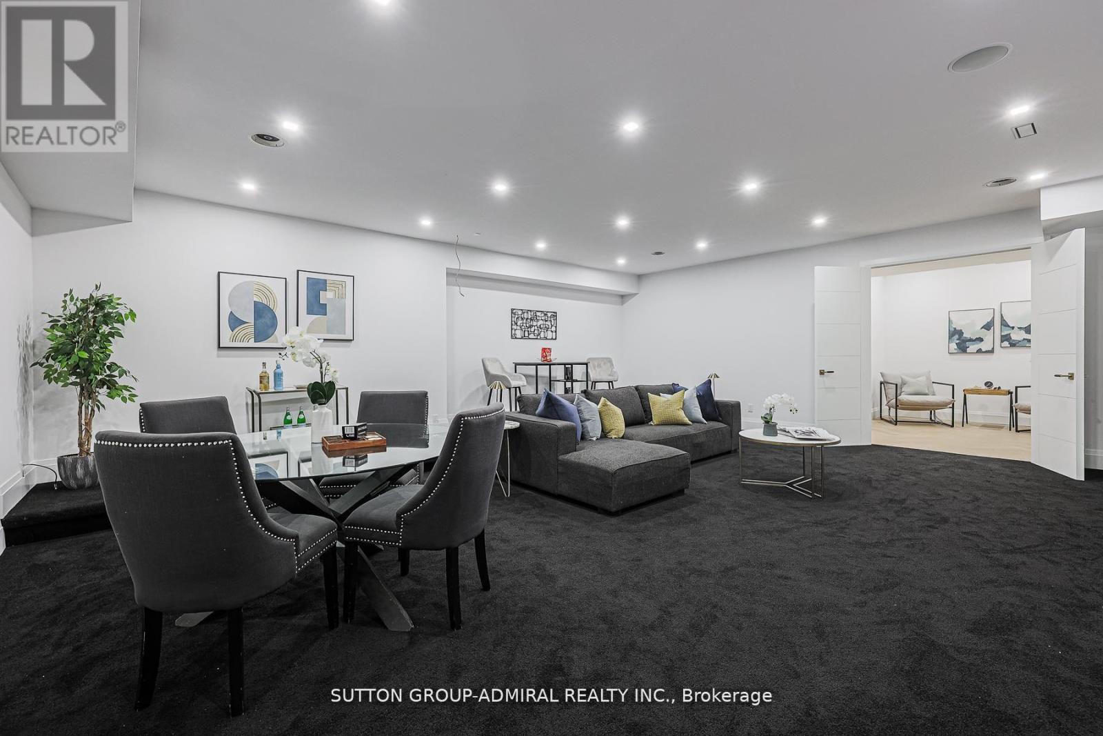 957 Dormer Street, Mississauga, Ontario  L5E 1T7 - Photo 43 - W12638304