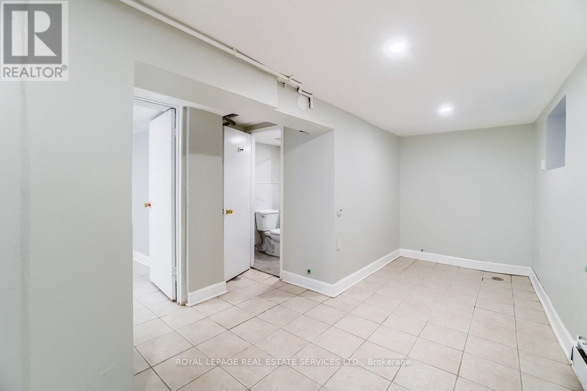 301 - 31 Tyndall Avenue, Toronto, Ontario  M6K 2E9 - Photo 39 - W12638310