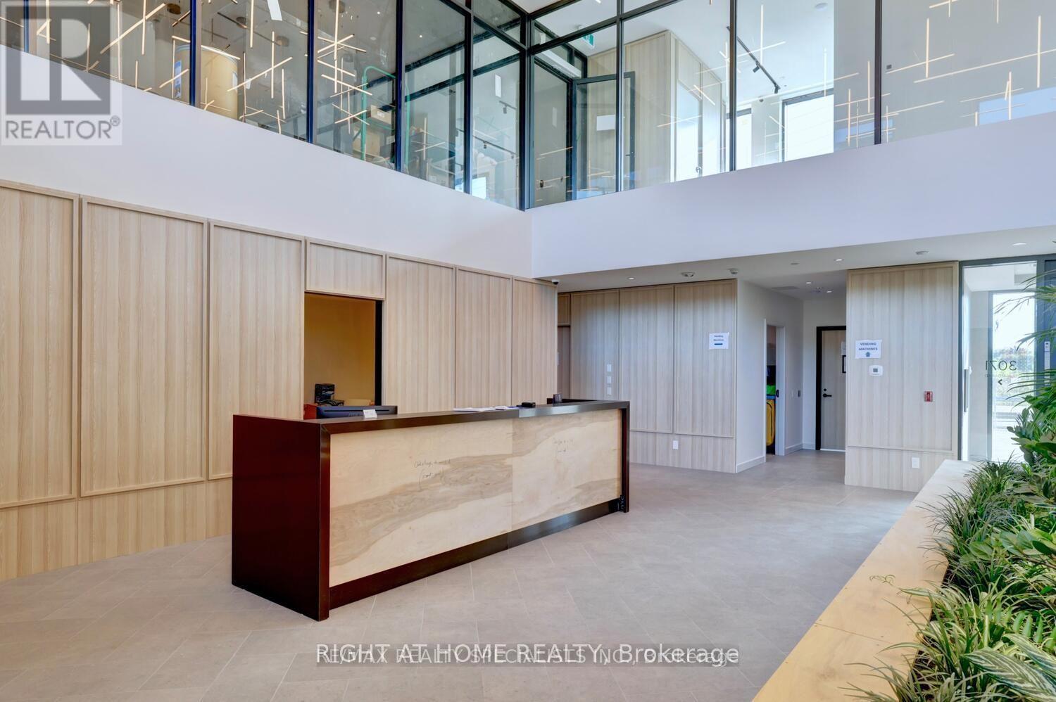 511 - 3071 Trafalgar Road, Oakville, Ontario  L6H 8C6 - Photo 4 - W12638320