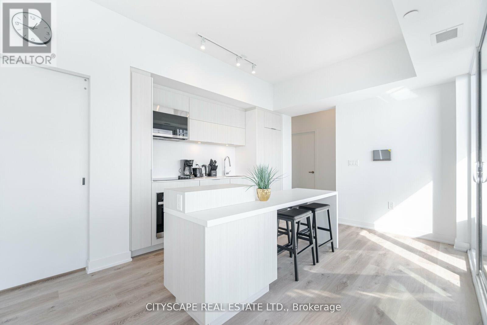 1907 - 370 Martha Street S, Burlington, Ontario L7R 0G9 - Photo 12 - W12638346