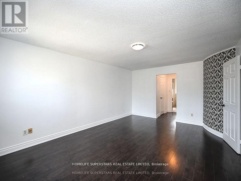 20 Bexley Court, Brampton, Ontario  L6W 4B2 - Photo 17 - W12638362