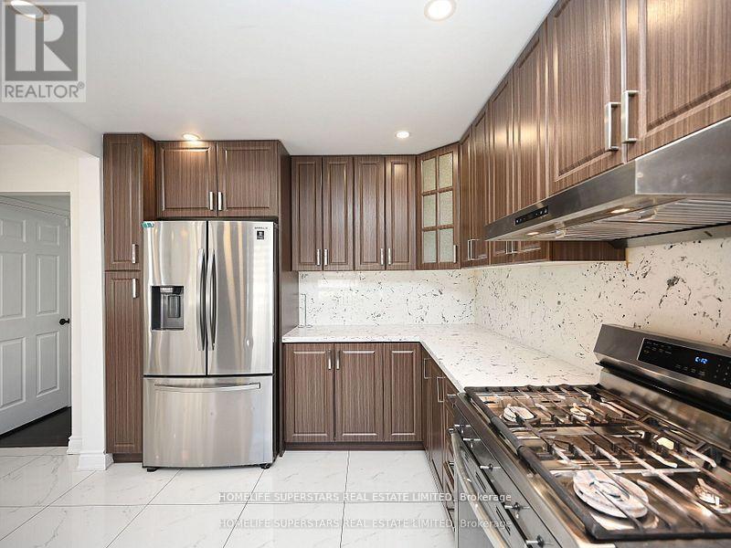 20 Bexley Court, Brampton, Ontario  L6W 4B2 - Photo 9 - W12638362