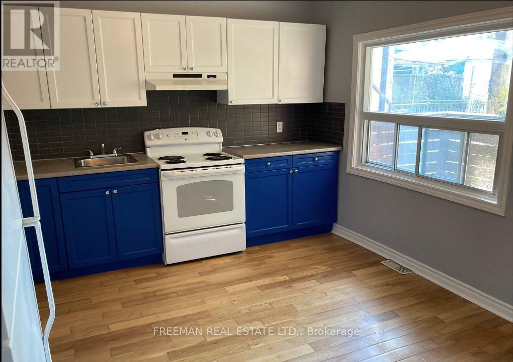 1 - 985 Dupont Street, Toronto, Ontario  M6H 1Z5 - Photo 3 - W12638370